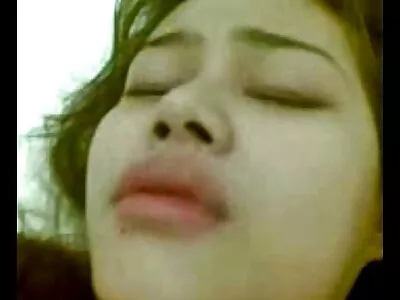 ஸ்லிட்டி எஜமானி அதை அடிமையுடன் அனலியில் எடுத்து GF ஐ உறிஞ்சுவார்
