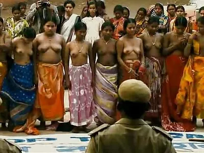 ப்ரூசர் அழகிய காதலியை பல்வேறு அழுக்கு வழிகளில் அடித்தார்
